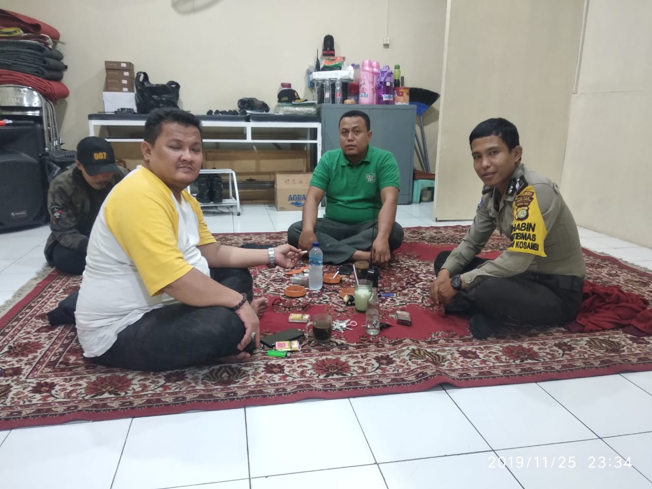 Bhabinkamtibmas Kelurahan Duri Kosambi Patroli Dialog Sambang ke Sekretariat RW 03