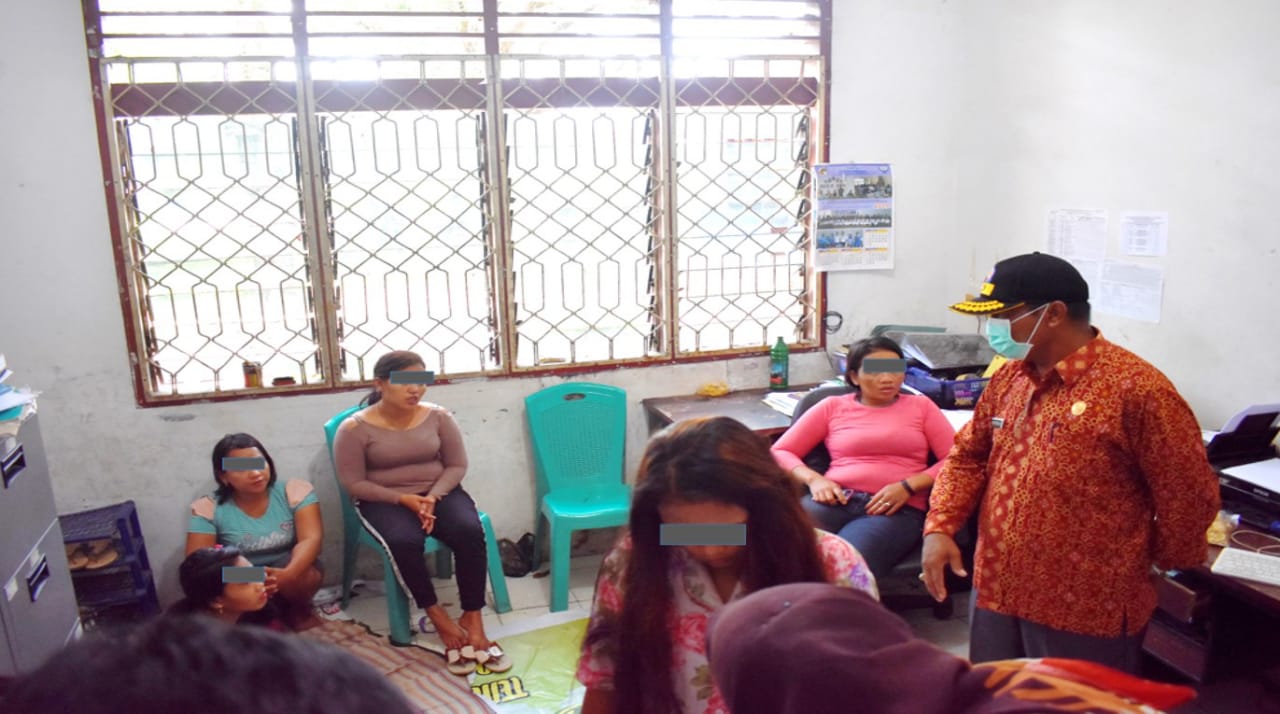 Satpol PP Tapteng Tertibkan Delapan Wanita Rawan Sosial, Satu Diantaranya Terindikasi HIV dan Pemakai Ganja