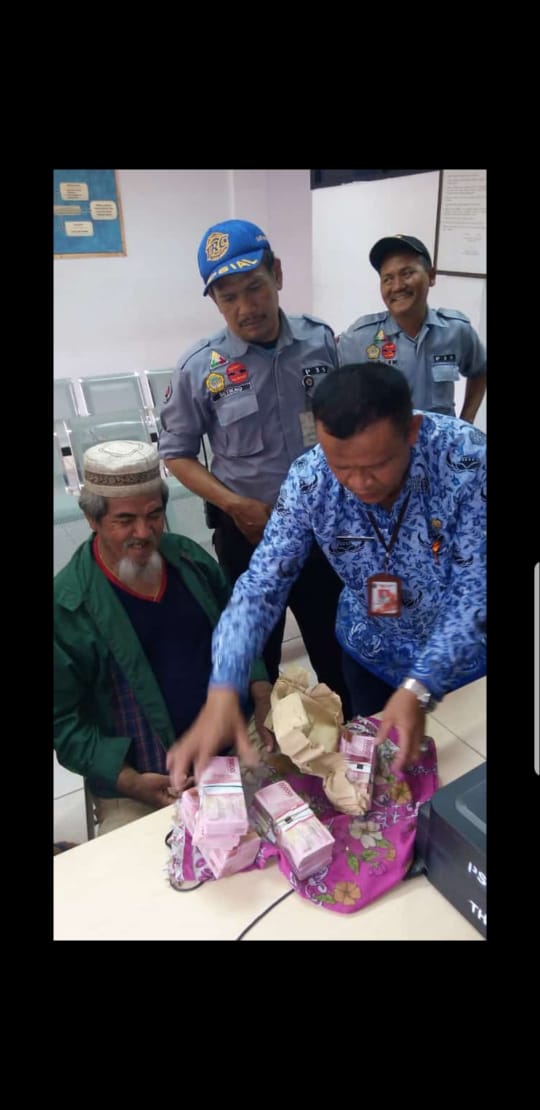 Petugas P3S Suku Dinas Sosial Jakarta Selatan Jaring Pengemis