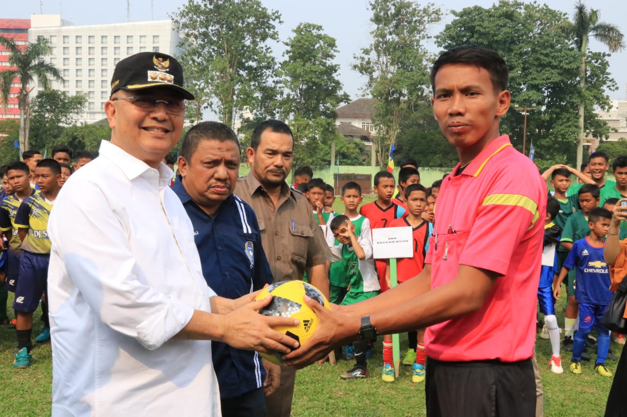 Wali Kota Ingin Kota Medan Basis Sepakbola
