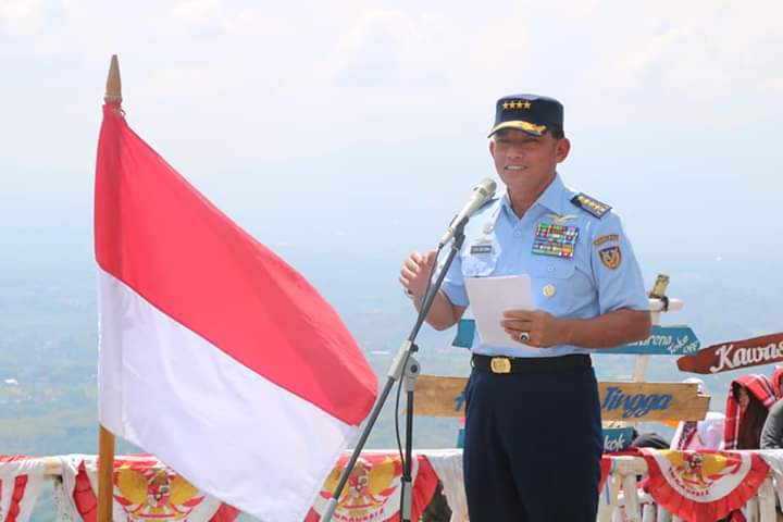 Marsekal TNI Yuyu Sutisna meresmikan Pusat Latihan Aerosport di Garut