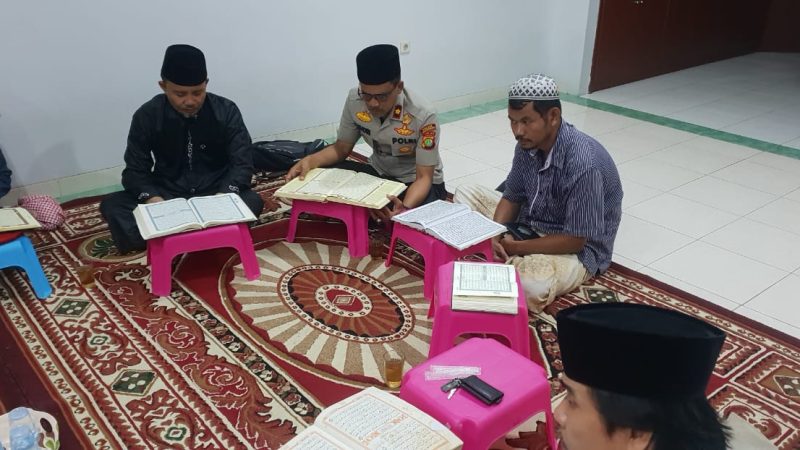 Kapolsek Cengkareng Menghadiri Pengajian MTQ Majelis Studi Al Qur’an Setiap Malam Jumat