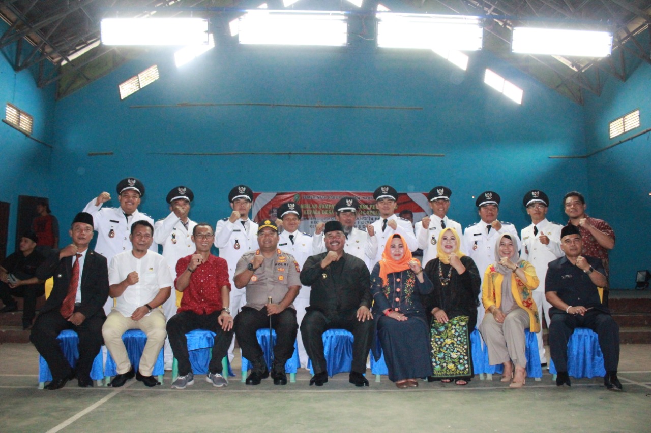 Kapolres Kukar Hadir di Pelantikan dan Pengambilan Sumpah Kepdes Terpilih