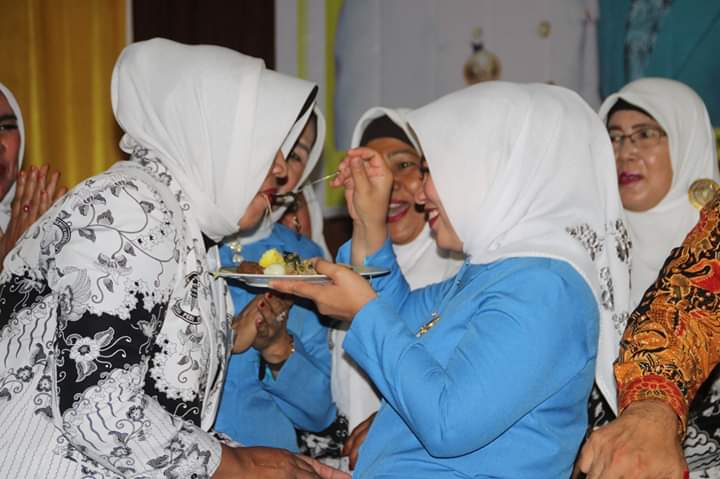 HUT PGRI Ke-74, Ketua TP PKK :  Para Guru Teruslah Menjadi Inspirasi