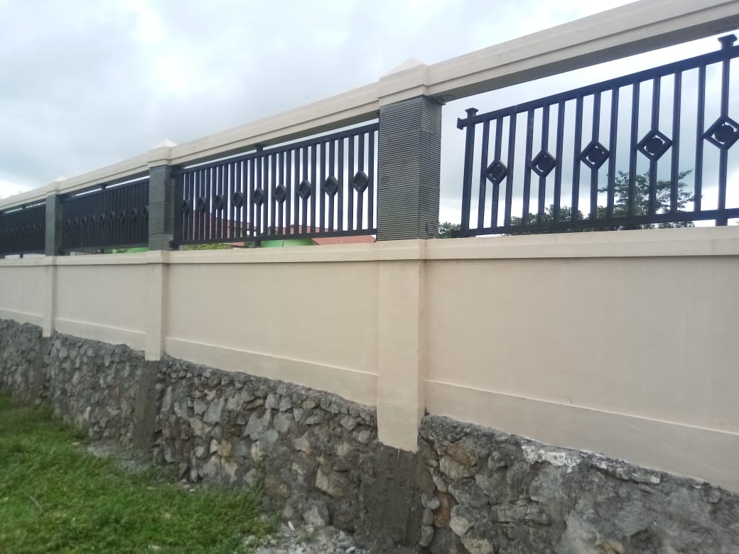 Pagar Unsam Baru Selesai Dikerjakan Sudah Retak, Pengawasan PPTK Dinilai Lemah (Mandul)