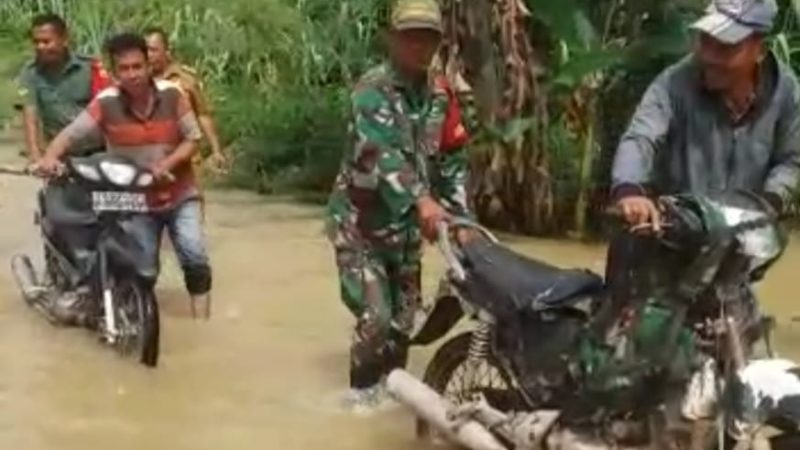 Koramil 09/NL Bantu Warga yang terdampak Luapan Sungai Bilah