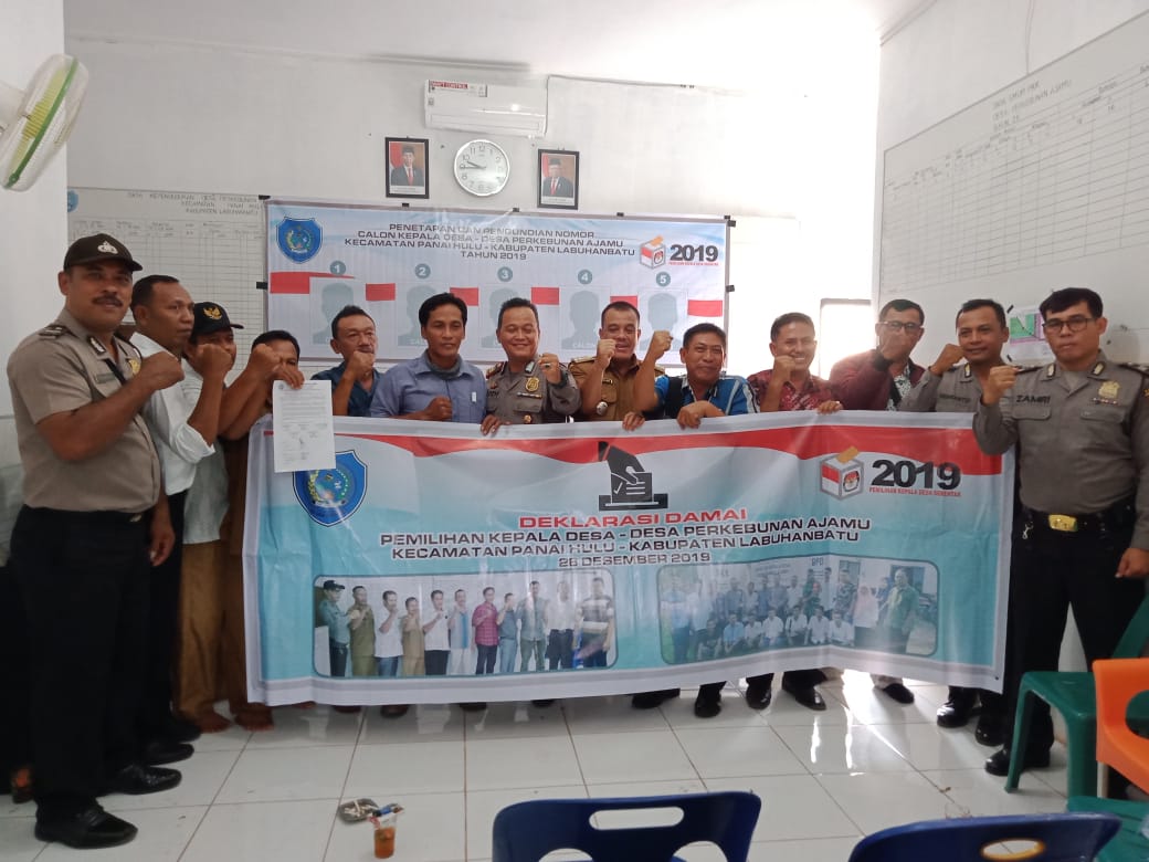 Penetapan Calon Kades Ajamu, Kapolsek Panai Tengah Turut Hadir