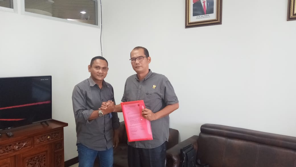 Antonius D Tumanggor Terima Keluhan Warga, Akses Jalan Menuju Gereja Katolik Cinta Damai Banjir dan Berlumpur