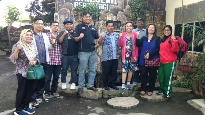 Taman Kota Berastagi Tak Tertata, Alumni  SMAN 1 Berastagi Akan Tanam 1000 Bibit Bunga