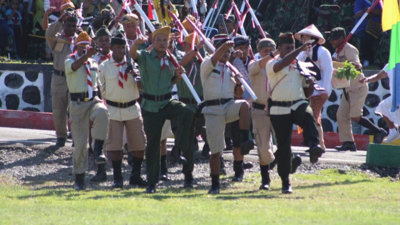 PASUKAN TRADISIONAL KODIM 1801/MANOKWARI MEWARNAI HUT KODAM XVIII/KASUARI KE – 3