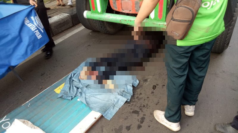 Kecelakaan Lalulintas di Jalan Raya Daan Mogot Km.19 Seberang Jalan Kantor KIR LLAJR, Kelurahan Kebon Besar, Korban Meninggal Dunia