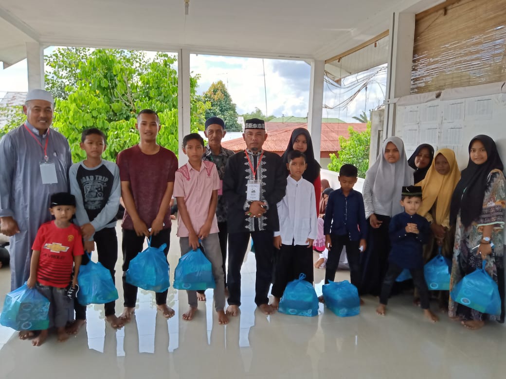 Ribuan Masyarakat Gp. Sidorejo Padati Halaman Mesjid Memperingati Maulid Dan Santunan Anak Yatim