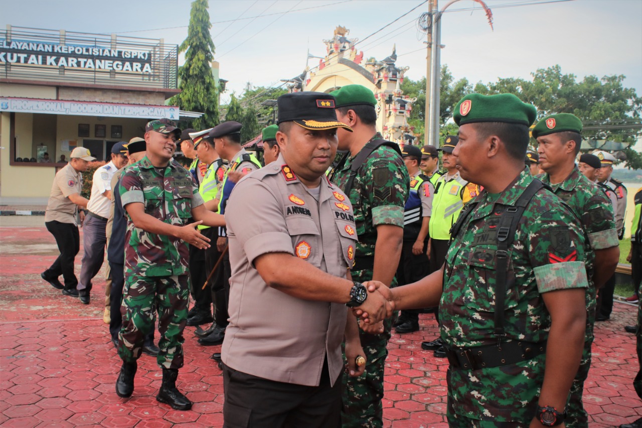 Polres Kukar Gelar Apel Gabungan Kesiapan Natal dan Tahun Baru