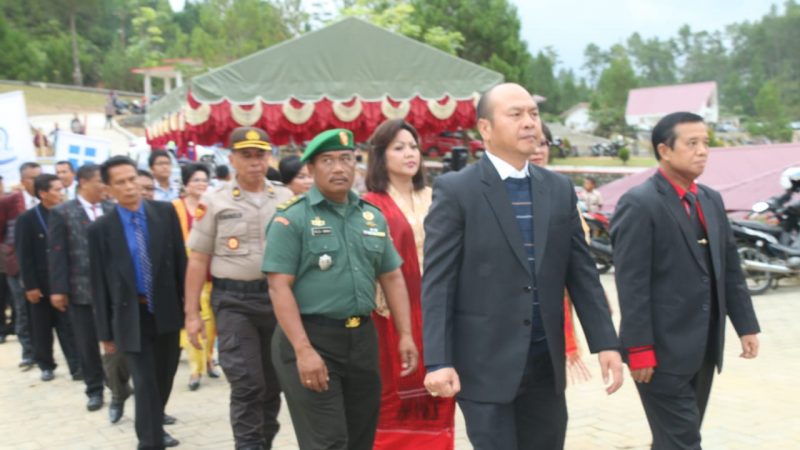 Bupati Taput Hadiri Natal Oikoumene Kabupaten Tapanuli Utara di Lokasi Wisata Salib Kasih