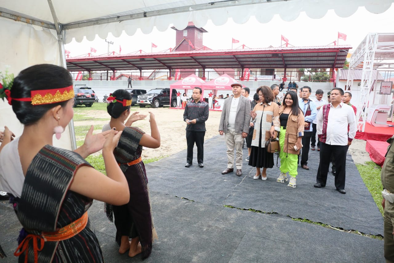 Bupati Taput Buka December Fair 2019