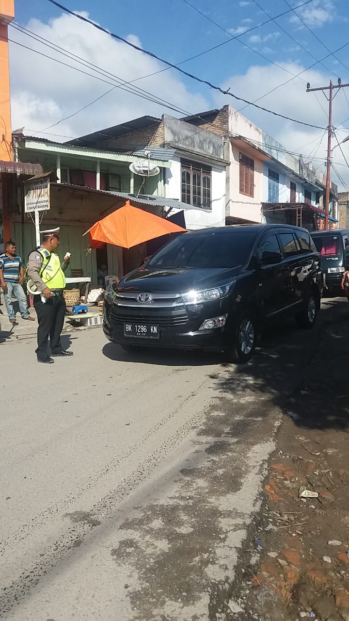 Sambut Tahun Baru 2020 Polsek Siborongborong Antisipasi Kemacatan di Pasar Siborongborong