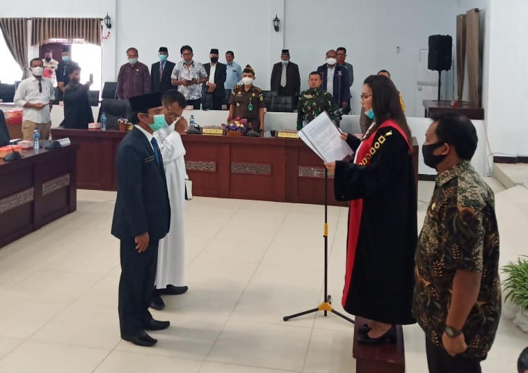 Pantas Marroha Sinaga Dilantik Jadi Wakil Ketua DPRD Samosir