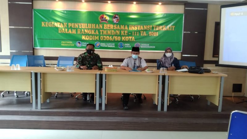 Anggota Satgas Selenggarakan Penyuluhan Perikanan di Nagari Talang Maur