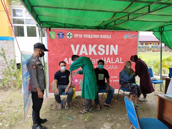 Gerai Vaksin TNI-Polri untuk Masyarakat oleh Jajaran Polres Kukar