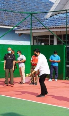 Sambut HUT TNI Ke-76, Wali Kota Pematangsiantar Buka Turnamen Tenis KOREM 022/PT