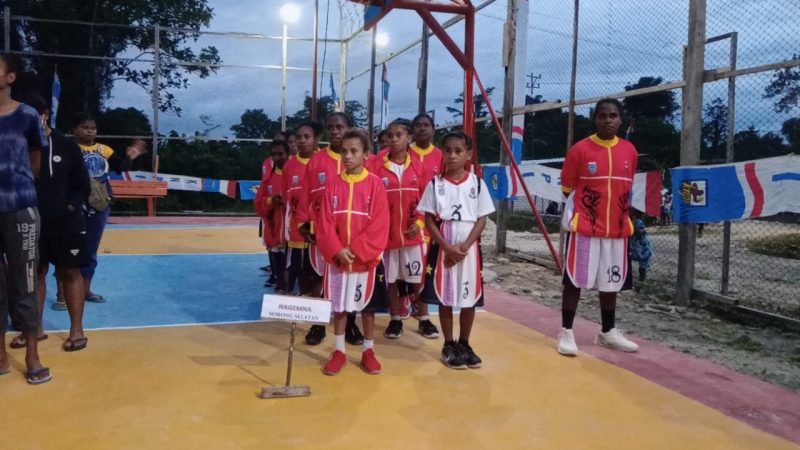 13 Tim Putra Dan 12 Tim Putri Merebut Piala Bergilir Turnamen Basketball Cup One KNPI Kabupaten Sorong Selatan Tahun 2021