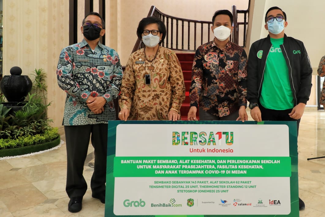 Pemko Medan Terima Bantuan Sosial Paket Sembako dan Paket Alat Sekolah dari Grab Indonesia