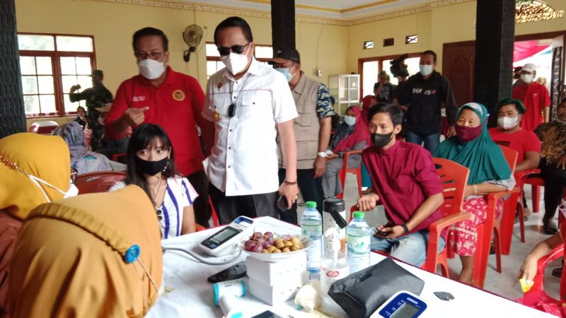 Petugas BIN Bersama Nakes Kendal, Vaksinasi Door To Door Di 4 Desa