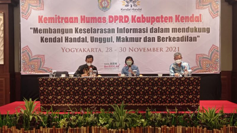 Wartawan Dan Ormas LSM Kendal, Studi Banding Dengan Humas DPRD Slema