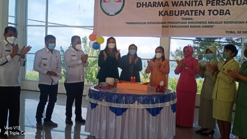 Bupati Toba, Imbau Darma Wanita Persatuan Galakkan Bisnis UMKM Lewat Online