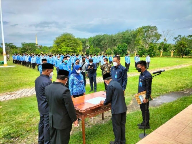 Wakil Bupati Tubaba Fauzi Hasan Lantik 242 Penyesuaian Jabatan PNS