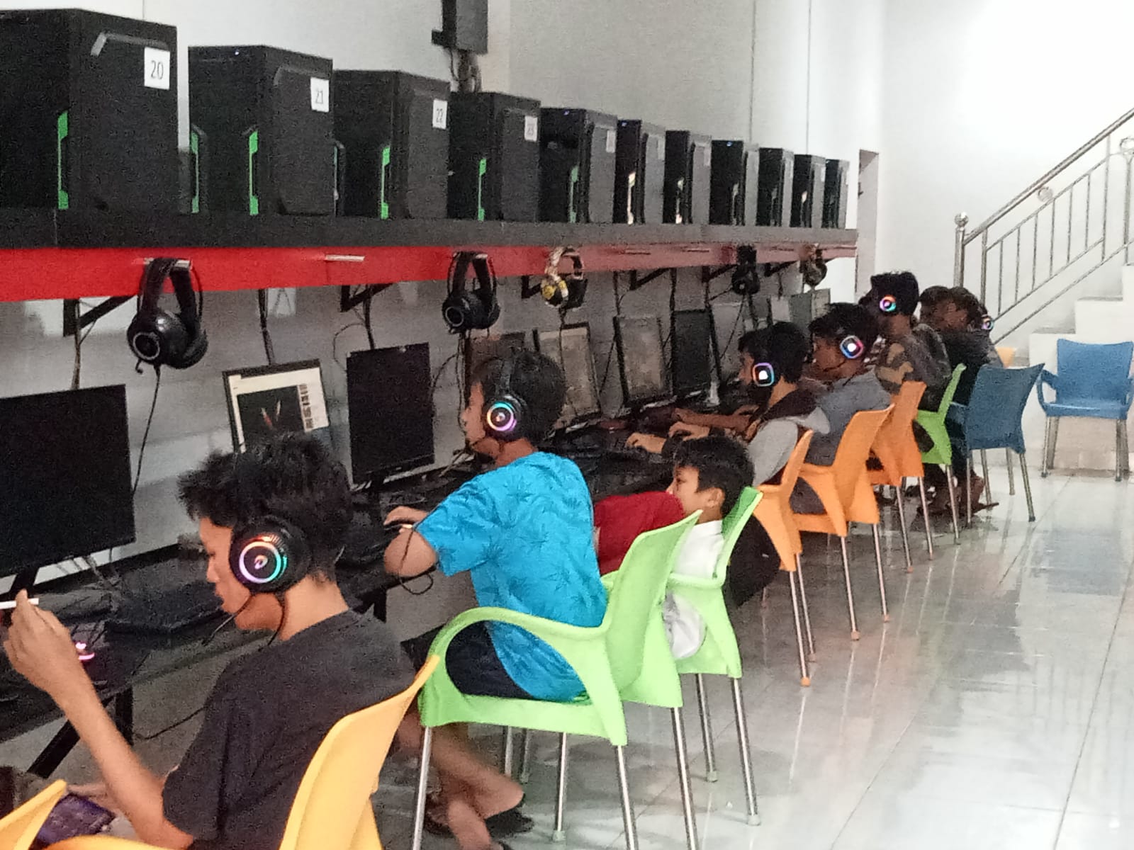 Sejumlah Warnet Buka Sampai Dini Hari, Petugas Diminta Ambil Sikap