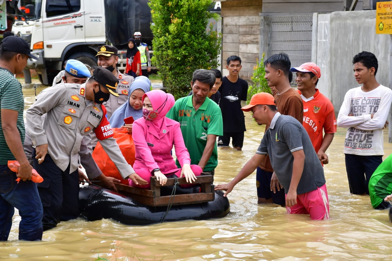 Menghadapi Musibah Banjir Kapolres Aceh Tamiang Minta Pedagang Tak Naikan Harga Kebutuhan