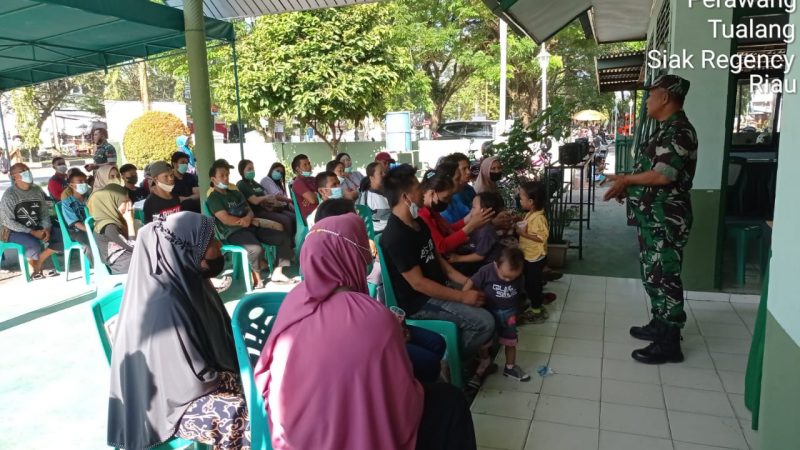 Danramil Himbau Masyarakat Sukseskan Vaksinasi