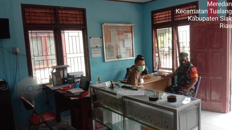 Babinsa Koramil 04/Perawang Sertu Uuk Sudari kantor Jalin Komsos Dengan Warga Binaannya