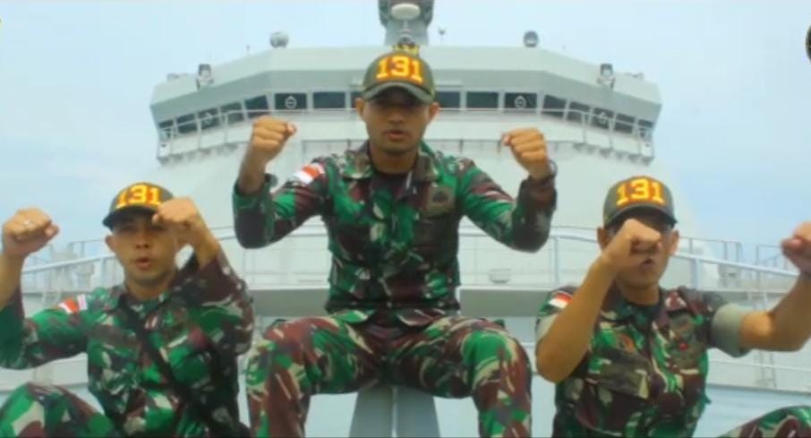 Purna Tugas Yonif 131/Braja Sakti Kodam I/BB Berlayar Diatas Kapal Perang KRI Banjarmasin-592