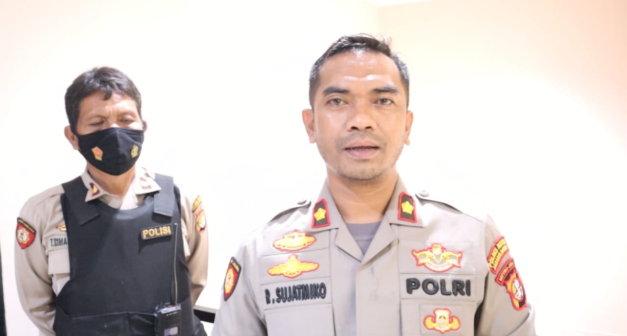 Sigap, Tim Patroli Perintis Presisi Polrestro Jakbar Bantu Warga Alami Kecelakaan di Daan mogot Jakbar