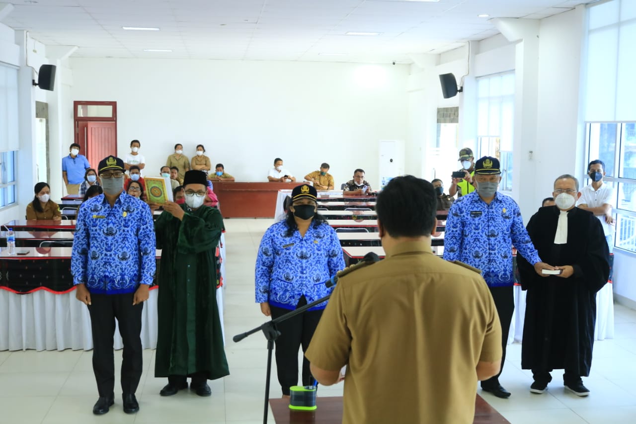 Bupati Samosir Lantik dr Iwan Hartono Sihaloho Sebagai Direktur RSUD dr Hadrianus Sinaga