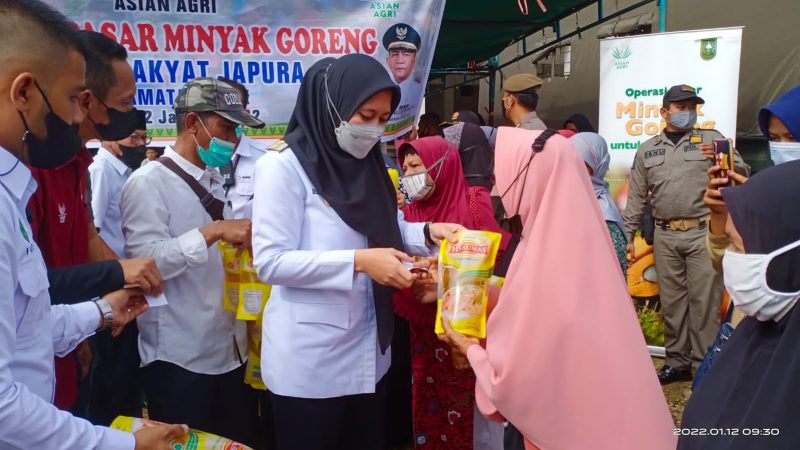 Turunkan Harga Minyak Goreng, Pemkab Inhu Riau Gelar Operasi Pasar Murah Minyak GorengTiga Ribu Liter Dua Titik