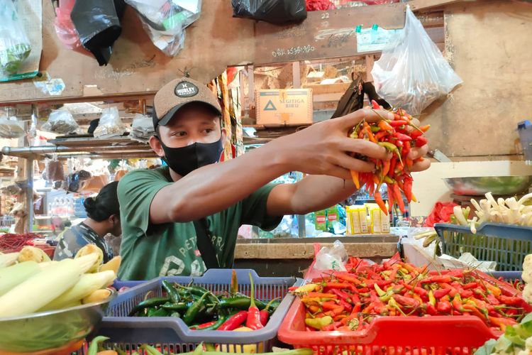 Bahan Pokok Harga Cabai Rawit di Kota Malang Mengalami Penurunan
