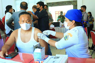 Wakil Bupati Samosir Launching Vaksinasi Booster