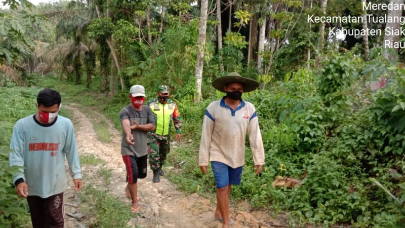 Babinsa Sertu Uuk Sudarijanto Koramil 04/Perawang Himbau Masyarakat Jangan Membuka Lahan Dengan Cara Sembarangan
