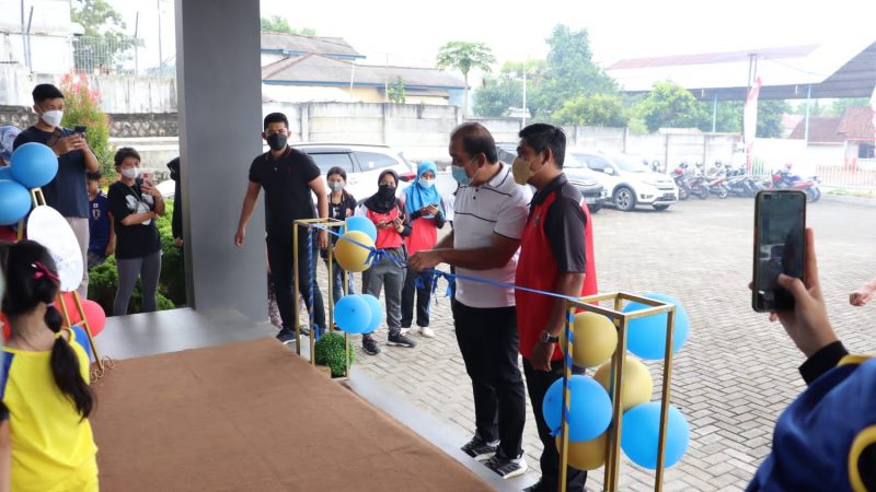 Asisten Perekonomian dan Pembangunan Setda Kota Pangkalpinang Buka Fun Game Asakkawa Basketball Academy