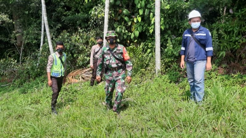Babinsa Sertu Ardian Agus Koramil 04/Perawang Himbau Masyarakat Jangan Membuka Lahan Dengan Cara Sembarangan