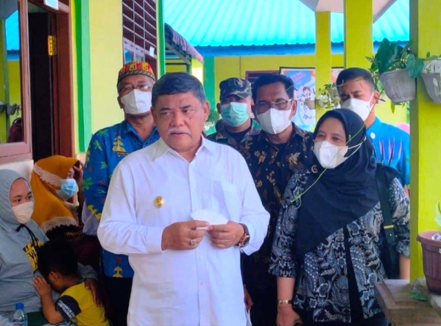 Wakil Bupati Deli Serdang Pantau Vaksin di SD Nasional
