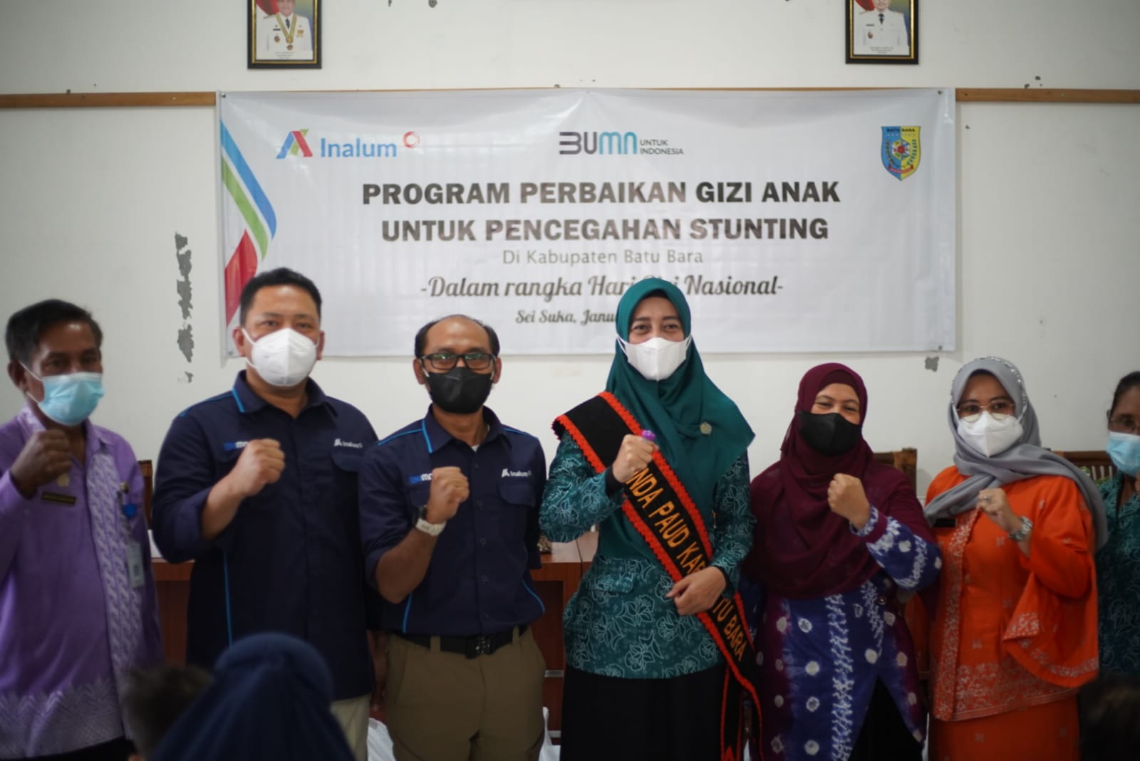Ny. Maya Indriasari Zahir Terima Paket Bantuan Dari Inalum Disela Peringatan Hari Gizi
