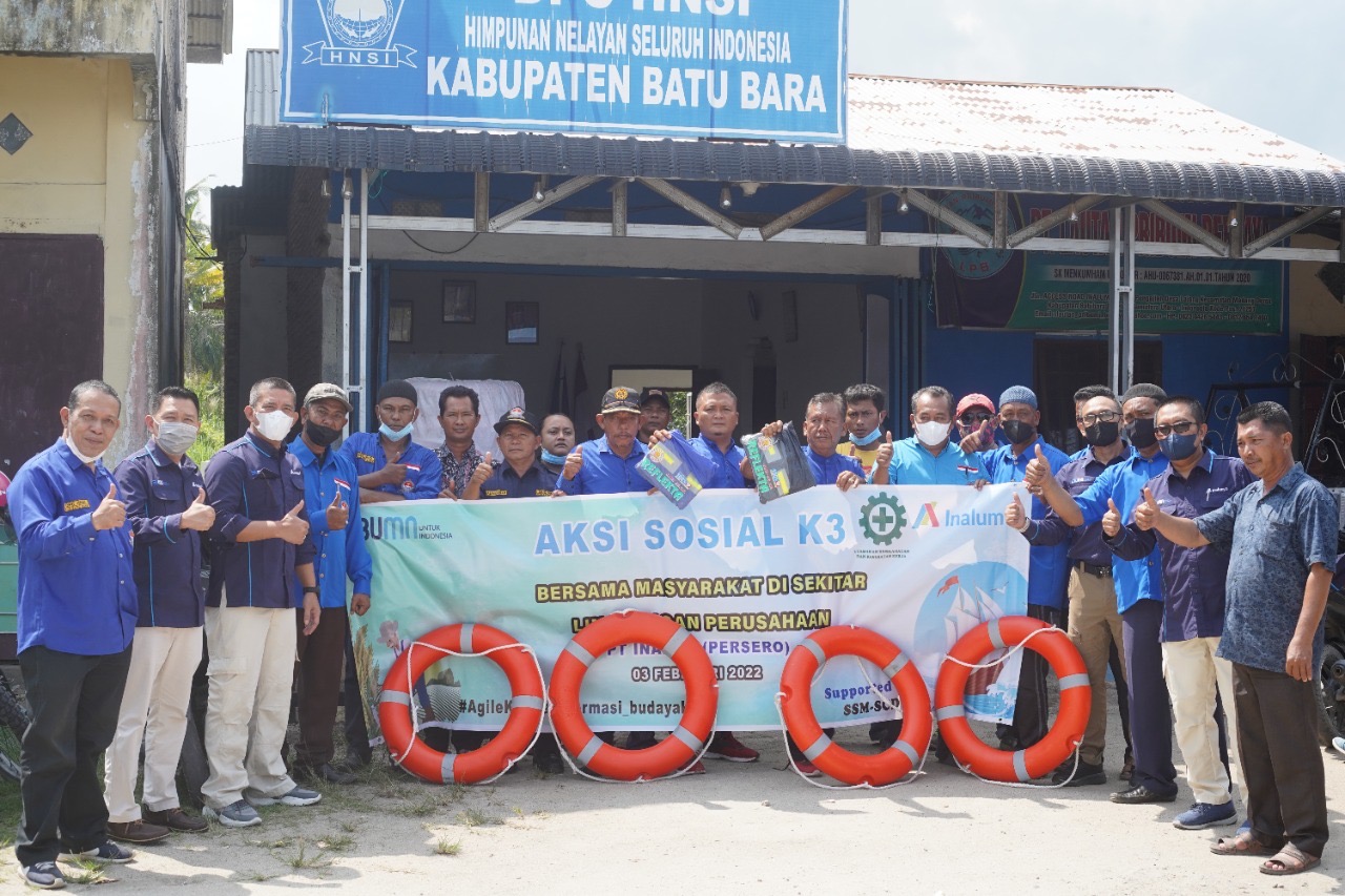 Peringati Bulan K3 Nasional 2022, INALUM Salurkan Bantuan Keselamatan Kerja Kepada HNSI dan Petani di Desa Suka Ramai