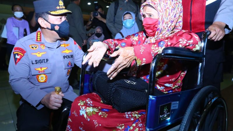 Cegah Omicron, Kapolri Minta Percepatan Booster Hingga Akselerasi Vaksinasi Lansia dan Anak