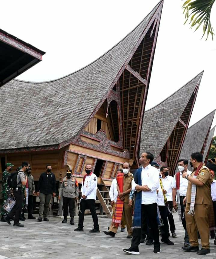Presiden RI Resmikan Revitalisasi Pembangunan Huta Siallagan dan Kampung Ulos Hutaraja