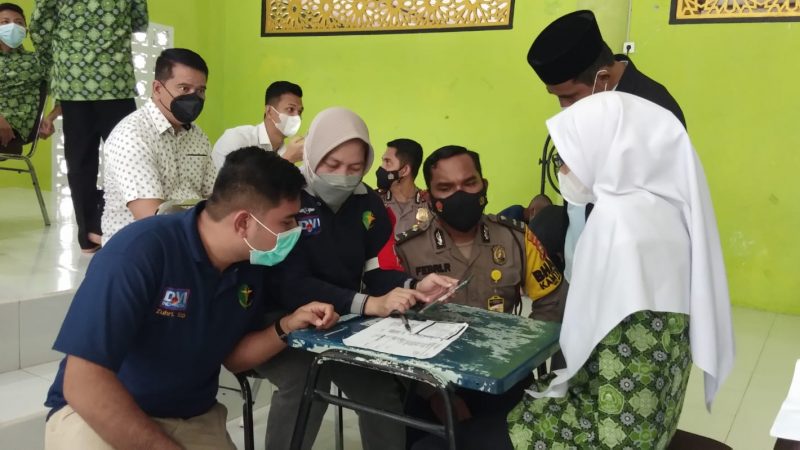Ponpes Darel Hikmah, Dit Intelkam Polda Riau Dan Polsek Tampan Gelar Vaksinasi