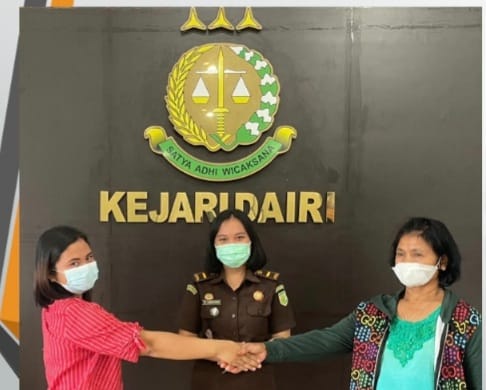 Kejari Dairi Hentikan Penuntutan Perkara Pemukulan Dengan Pendekatan RJ